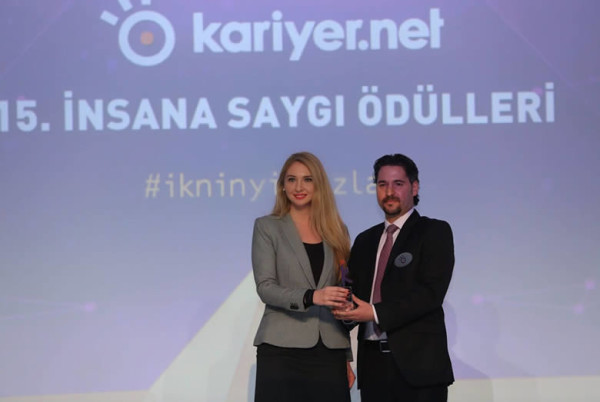 Eker, 3. Kez İnsana Saygı Ödülünü Aldı
