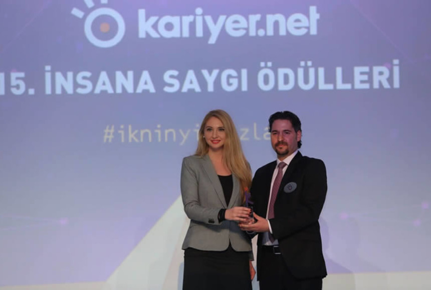 Eker, 3. Kez İnsana Saygı Ödülünü Aldı