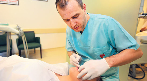Lingual Ortodonti tedavisinde ortodontist seçimi önemli