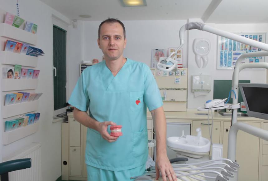 Güzel ve temiz bir gülüşün yolu dişlerden geçiyor