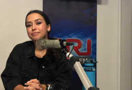 Tuğba Yurt: “Şarkı söylemekten bi haber insanlar göz önüne sokuluyor”