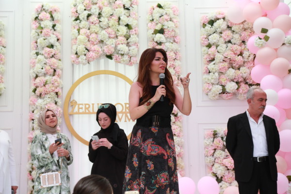 ebru yaşar 04