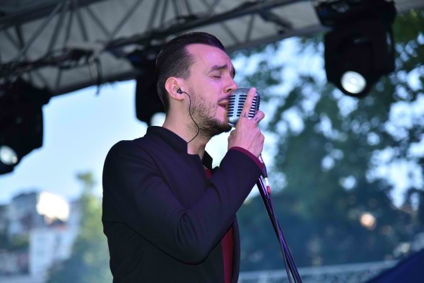 CEM ADRİAN KONSER
