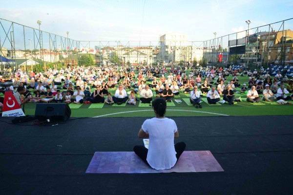 YOGA 