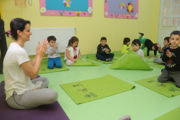 YOGA 