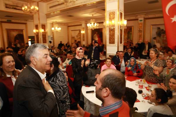 başkan selamlaşma