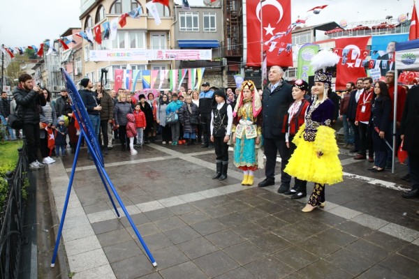 anıt önü