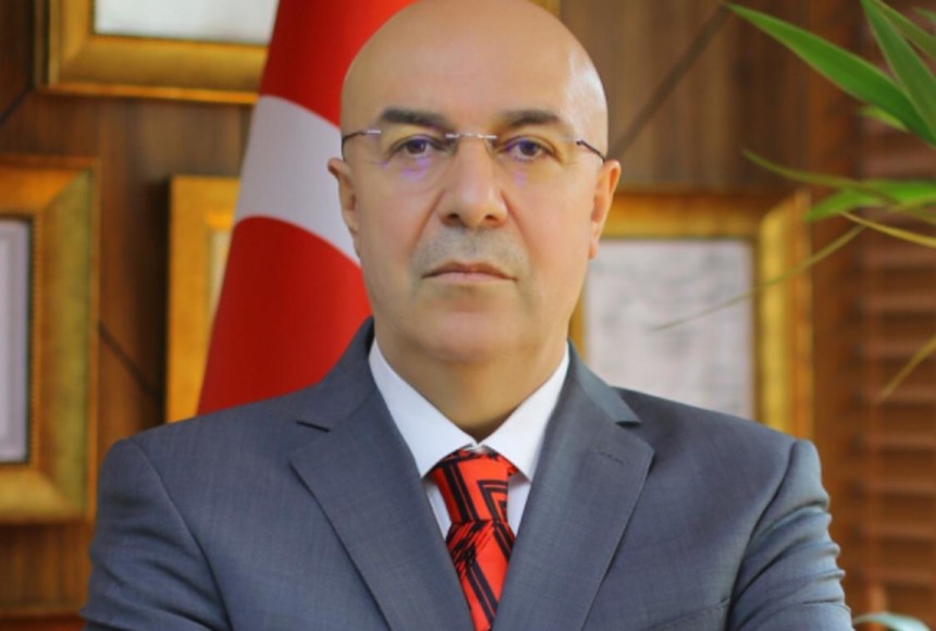 Araştırmacı Yazar Demir’den Sevgililer Gününe hediye yerine yardım önerisi