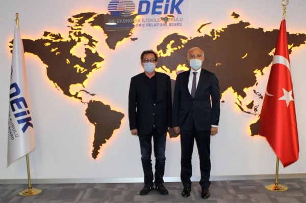 Soldan sağa  IAS  Ynetim Kurulu Başkanı Yaşar Hakan Karabiber, DEIK Başkanı Nail Olpak  