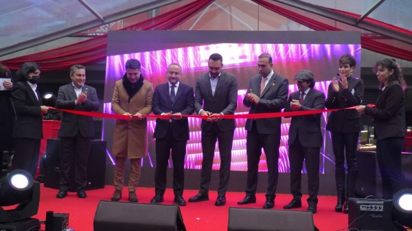 Maltepe’deki yeni yaşam alanı “MCA Cadde” ünlülerin katılımıyla açıldı