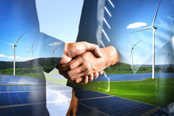 ELEKTRİKTE “ÜRETEN TÜKETİCİ” DÖNEMİ YÜKSELİYOR!
