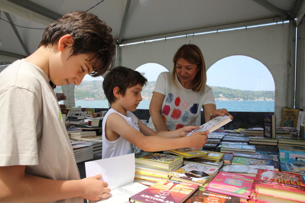 Kitap Standları