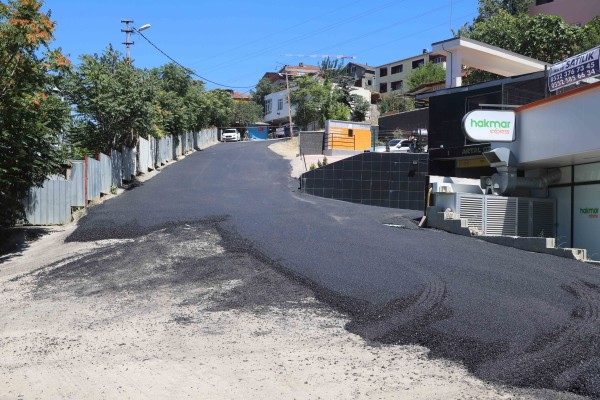 Kartal’da asfaltlama çalışmaları devam ediyor