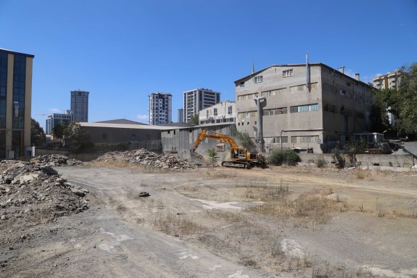 Cumhuriyet Kent Meydanı Projesi’nde İlk Kazma Vuruldu