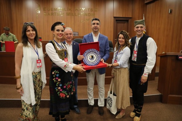 Kartal Belediyesi Uluslararası Halk Oyunları Festivali Başladı