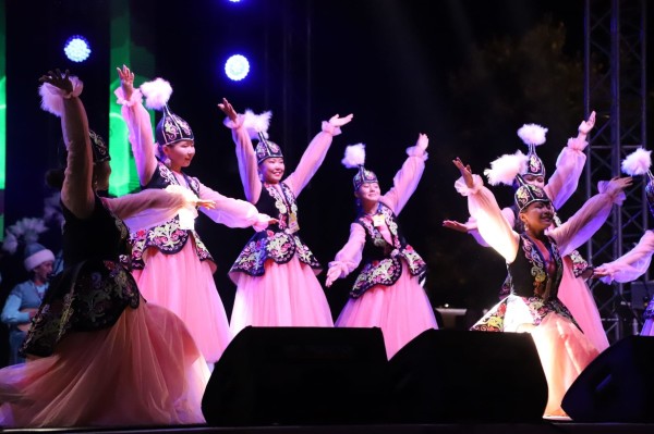 Kartal Belediyesi Uluslararası Halk Oyunları Festivali Başladı