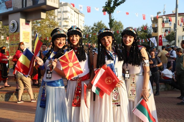Kartal Belediyesi Uluslararası Halk Oyunları Festivali Başladı