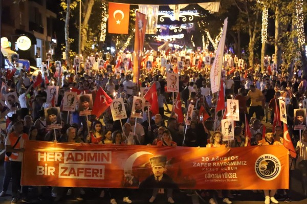 Kartal’da Büyük Zaferin 100. Yılına Yakışır Görkemli Kutlama!