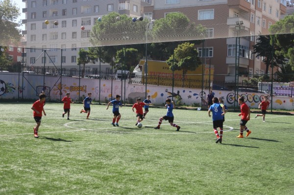 ‘Metin Oktay Kulüpler Arası U-12 Futbol Turnuvası’nda İlk Düdük Çaldı