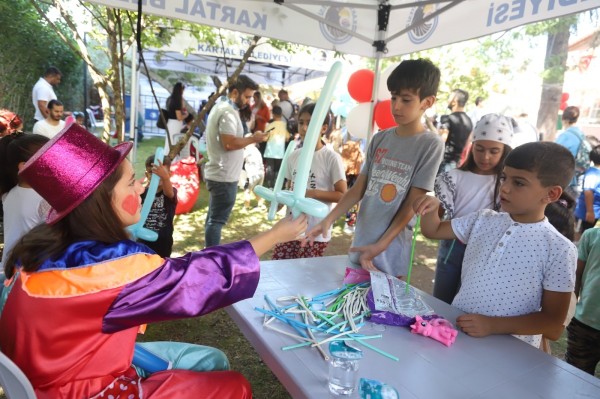 Kartal'da, 'Uluslararası Çocuk Edebiyatı Festivali'ne Coşkulu Açılış