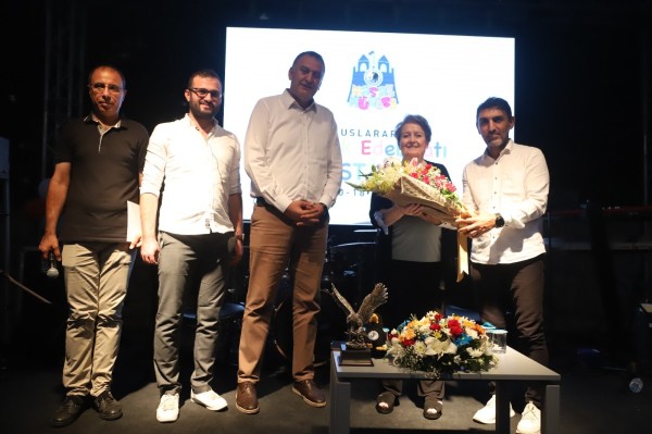 Kartal'da, 'Uluslararası Çocuk Edebiyatı Festivali'ne Coşkulu Açılış