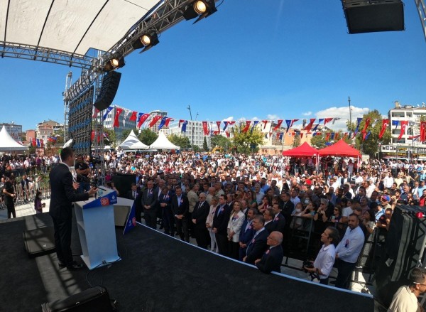 ‘Kartal Neyzen Tevfik Meydanı’ Yoğun Katılımlı Bir Törenle Hizmete Açıldı