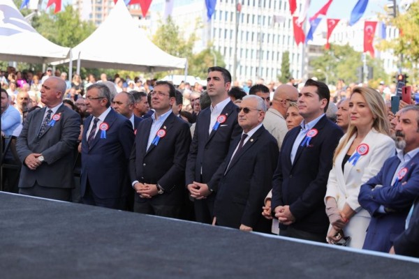 ‘Kartal Neyzen Tevfik Meydanı’ Yoğun Katılımlı Bir Törenle Hizmete Açıldı