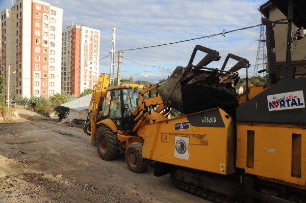 Kartal Belediyesi’nden, Son 30 Yılın En Büyük Asfalt Seferberliği