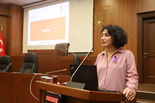 Kartal Belediyesi’nde Çalışanlara Alzheimer Semineri