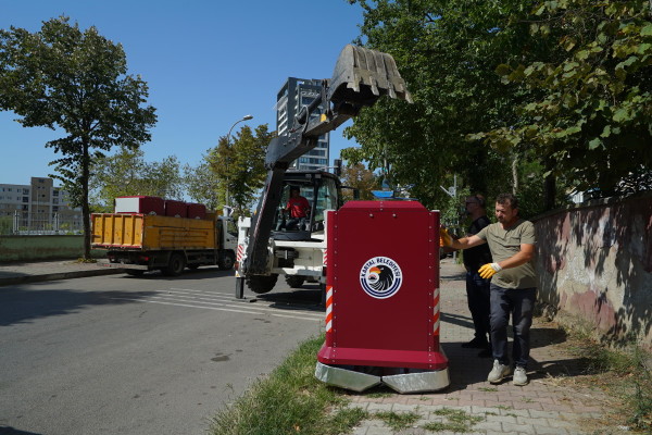 Kartal Belediyesi’nden Uğur Mumcu Mahallesi’ne Yeni Nesil Konteyner