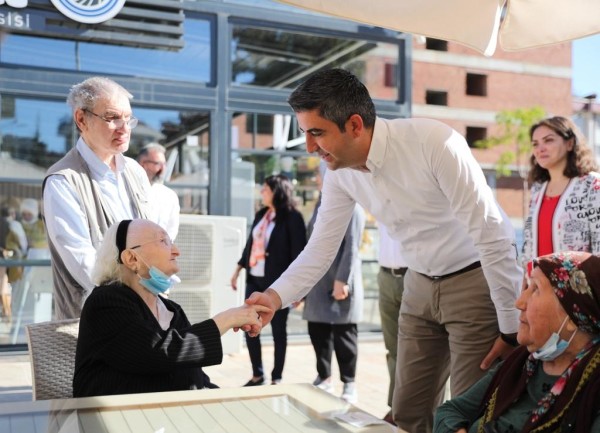 Başkan Gökhan Yüksel, 1 Ekim Dünya Yaşlılar Günü’nde Huzurevi Sakinlerini Unutmadı