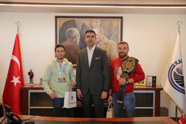 Kartal’ın Gururu Şampiyon Sporculardan, Başkan Gökhan Yüksel’e Ziyaret