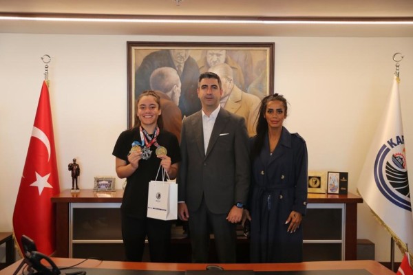 Kartal’ın Gururu Şampiyon Sporculardan, Başkan Gökhan Yüksel’e Ziyaret