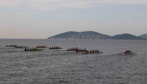 Kartal Belediyesi, Deniz Küreği Yarışları’na ev sahipliği yaptı