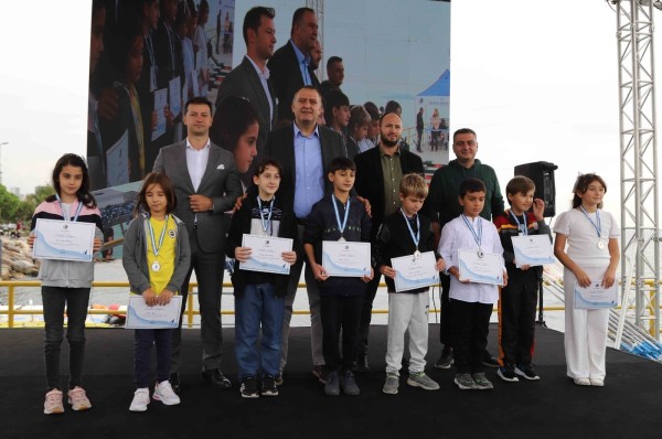 Kartal Belediyesi, Deniz Küreği Yarışları’na ev sahipliği yaptı
