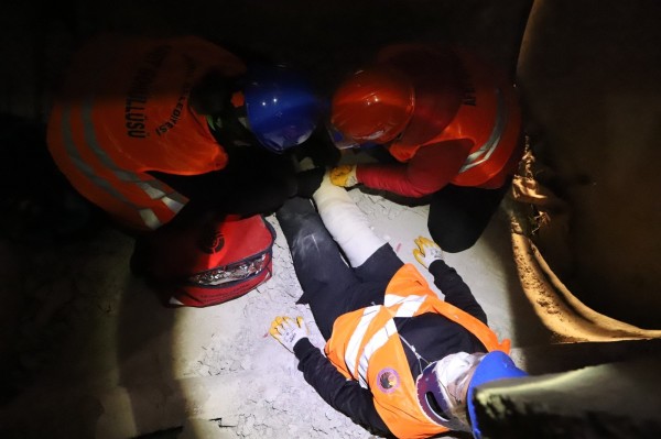 Kartal’da Afetlere Karşı Gece Tatbikatı Yapıldı