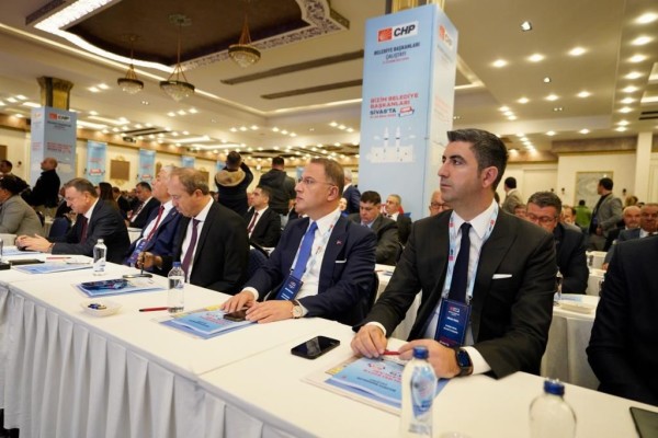 Başkan Gökhan Yüksel, CHP’nin Belediye Başkanları Çalıştayı’na Katıldı