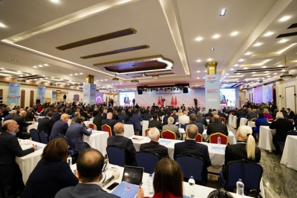 Başkan Gökhan Yüksel, CHP’nin Belediye Başkanları Çalıştayı’na Katıldı