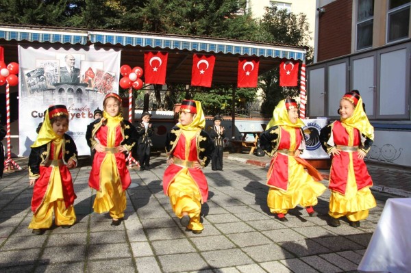 Kartal Belediyesi’nin Kreşlerinde 29 Ekim Coşkusu Yaşandı