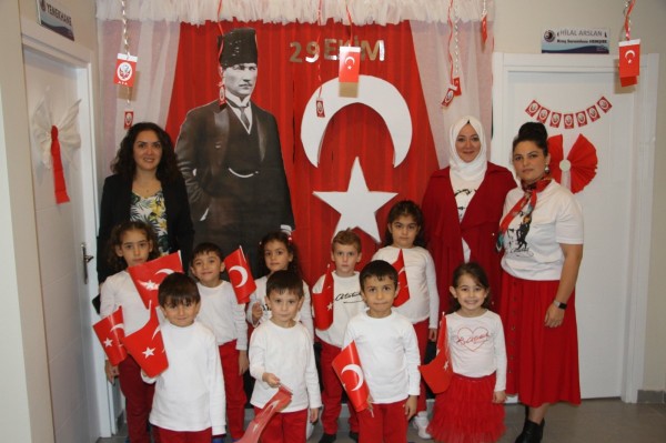 Kartal Belediyesi’nin Kreşlerinde 29 Ekim Coşkusu Yaşandı