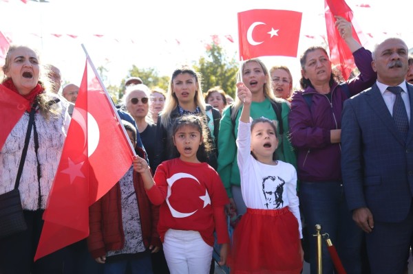 Kartal’da Cumhuriyet Bayramı Dolayısıyla Çelenk Töreni Gerçekleştirildi