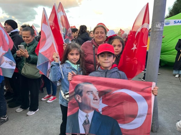 CUMHURİYET COŞKUSU SARIYER’İ SARDI