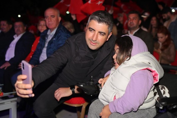 Yeni Yüzyıla Bir Kala Kartal’da Cumhuriyet Coşkusu