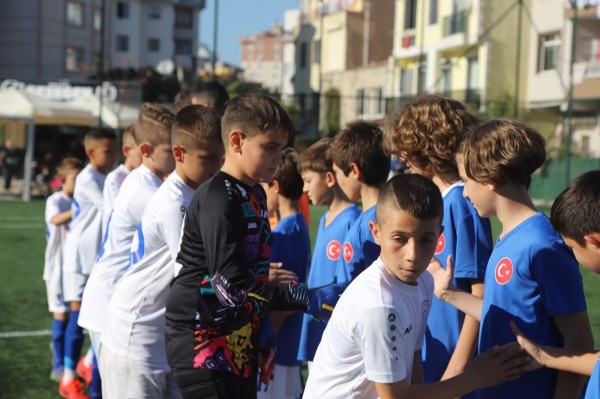 Öz Balkan Gücü İstanbul Futbol Turnuvası’nda İlk Düdük Çaldı