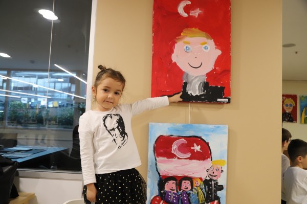 Kreş Öğrencilerinin ‘Kalbimdeki Atatürk Sergisi’ Kartal’da Açıldı