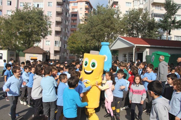 Kartal Belediyesi’nden 24 Okula Atık Toplama Konteyneri