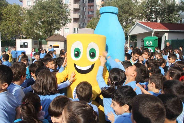 Kartal Belediyesi’nden 24 Okula Atık Toplama Konteyneri