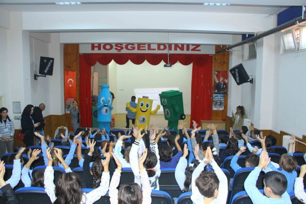 Kartal Belediyesi’nden 24 Okula Atık Toplama Konteyneri