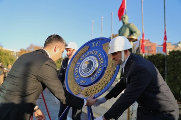 Ulu Önder Atatürk 10 Kasım’da Özlem Ve Minnetle Anıldı