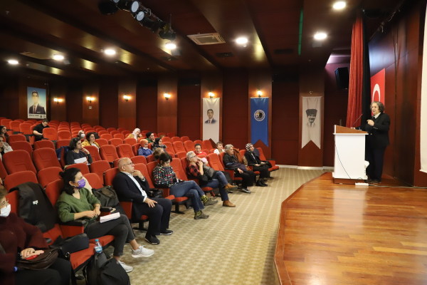 ‘Aile Okulu’ Eğitim Programı Kartal’da Başladı